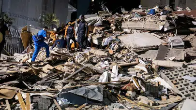 Venezuela'da çifte deprem: Caracas’ta dev dayanışma!