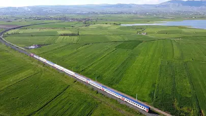 Türkiye’nin saklı cennetinden geçiyor: İşte görenlerin hayran kaldığı o tren rotası!