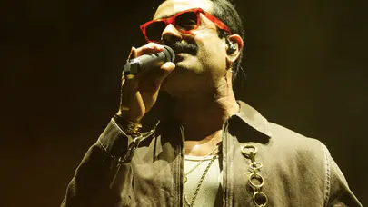 Gökhan Türkmen Derince konserinde rekor kalabalığa sahne aldı