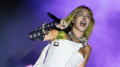 Hande Yener iki gün üst üste Adana ve Gaziantep'te kapalı gişe konser verdi