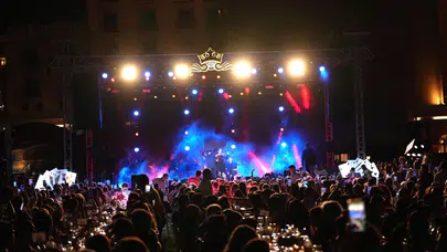 Yavru Vatan’da Sibel Can imzası! Yaz sezonunun açılışında muhteşem performans