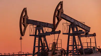 Petrol piyasasında diploması baharı: Brent petrol 75 doların altına geriledi