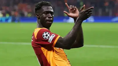 Cimbom'dan savunmaya roket takviye: Davinson'un yerine Premier Lig'in efsanesi!
