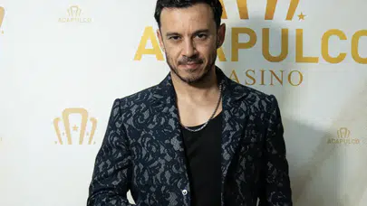 Buray sahne enerjimi müziğe harcıyorum diyerek Kıbrıs'ta konser verdi
