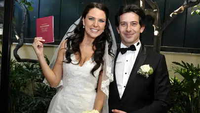 Haber spikeri Deniz Bayramoğlu kimdir? Kaç doğumlu, aslen nereli, kiminle evli, ne mezunu, Kanal D'de ne zaman başladı, nerelerde çalıştı?