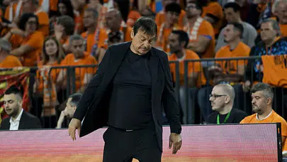 Yunanistan'da final serisi karıştı! Ergin Ataman'dan çok sert hakem eleştirisi