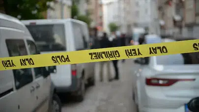 İki genç araçta ölü bulundu