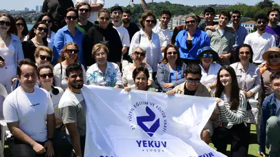 YEKÜV üniversiteli bursiyerleri için boğazda bahar şenliği düzenledi