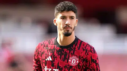 Altay Bayındır kimdir ve kaç yaşında? Aslen nereli, boyu kaç, hangi takımda oynuyor, başarıları neler?