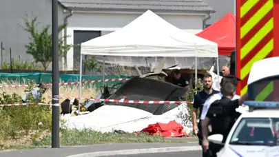 Fransa’da paraşüt uçağı düştü: Bakan bölgeye gidiyor