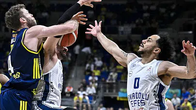 Potada derbi ateşi: Fenerbahçe Beko Finale, Efes 4. maça odaklandı!