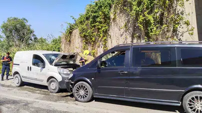 Erdek'te alt geçitte can pazarı! iki otomobil çarpıştı