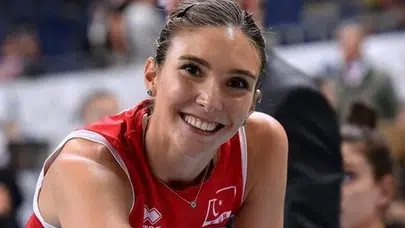 Türk voleybolunun yıldızı geri döndü! Naz Aydemir Akyol ve dikkat çeken kariyeri