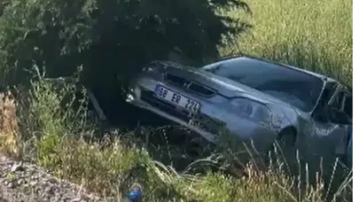 Nevşehir'de feci kaza: Park halindeki araca ok gibi saplandı!