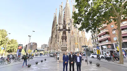 Sagrada Familia merkezi kuleleri 24 ton Loctite yapıştırıcıyla tamamlandı