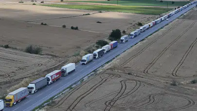 Hamzabeyli Sınır Kapısı'nda 23 kilometrelik tır kuyruğu