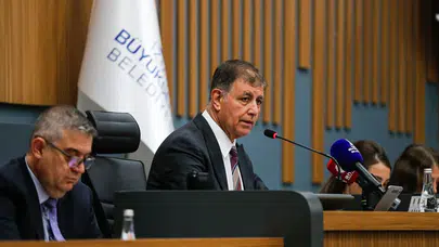 İzmir Büyükşehir Belediye Başkanı Cemil Tugay istifa etti!