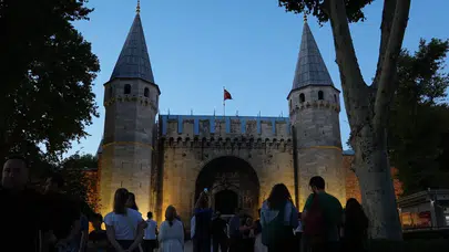 Topkapı Sarayı gece ışıkları altında! İlk kez açılacak bölümler ile tur başlıyor