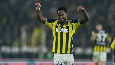 Jhon Duran kimdir, kaç yaşında ve nereli? Fenerbahçe'nin yeni transferi hakkında merak edilenler
