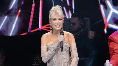 Ajda Pekkan Antalya'da Mirage Park Otel'in 30. yıl kutlamasında sahne aldı