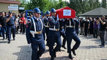 Askeri araç kazasında şehit olan Uzman Çavuş Samet Karabulut’a memleketinde hüzünlü veda