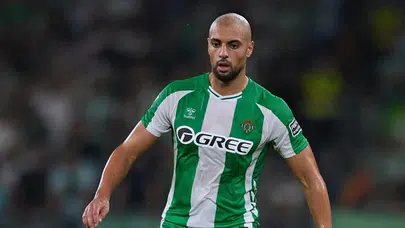 Fenerbahçe'de Amrabat bilmecesi: Kamp kadrosuna alındı, geleceği merak konusu!