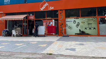Muğla’da Koç Holding’e bağlı Koçtaş’a taşlı saldırı