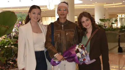 Sihirli Annem'in çocuk yıldızları Gizem Güven ve Jennifer Boyner İstinyePark'ta buluştu