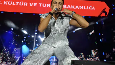 Sefo Sakarya Kültür Yolu Festivali'nde binlerce hayranıyla buluştu