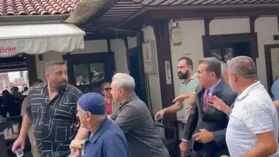 Özgür Özel'in Yeni Parti hamlesi olaylı başladı: Cami önünde arbede