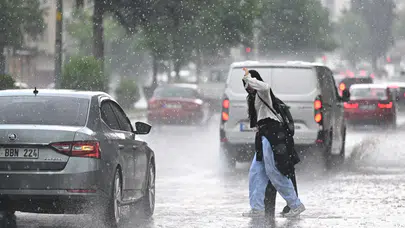 İstanbul'a Balkanlar üzerinden sağanak geliyor: Sıcaklıklar birden düşecek!