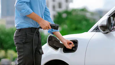 Çin'in elektrikli araç rüzgarı dindi: Satışlar neden aniden çakıldı?