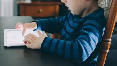 1 ve 6 Yaş aralığına dikkat! Uzmanlar dijital cihazlar için alarm veriyor