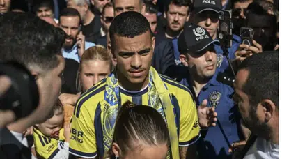 Fenerbahçe'nin yeni gol makinesi Mason Greenwood İstanbul'da: Havalimanı yıkıldı!