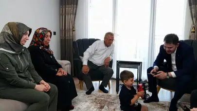 Bakan Kurum ile acılı dede arasında yürek burkan diyalog: 'İyi ki devleti var...'