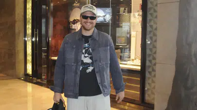 Burak Yörük Zorlu AVM'de saat alışverişi yaparken görüntülendi