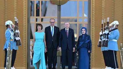 Almanya Şansölyesi Merz'den ev sahibine jest: Mesajında Türkçe teşekkür etti!