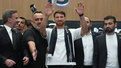 Siyah-beyazlılarda transfer coşkusu! Salih Özcan resmen İstanbul'a indi