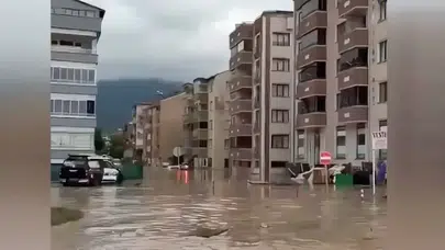 Kastamonu’da sağanak kabusu! Cide’de zemin katlar tahliye edildi