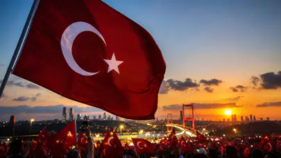 15 Temmuz 2026 ne günü? Resmi tatil mi, hangi güne denk geliyor, kamu kurumları açık mı?