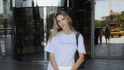 Yasemin Tatlıses Zorlu AVM'de toplantı trafiğinde görüntülendi