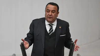 CHP'li vekil Adnan Beker istifa etti!: 'Kişisel hesaplar ve hukuksuzluk hakim'