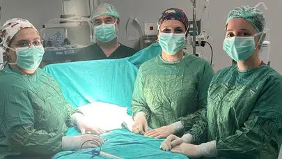 Hatay'da mucize reçete: 1300 gramlık bebek ameliyat masasından zaferle çıktı!