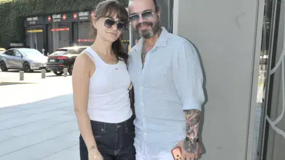 Derya Bedavacı ve eşi Murat Bedavacı Zorlu AVM'de yorgunluk attı