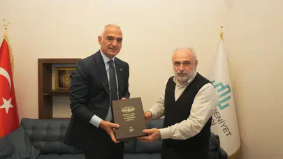 Bakan Ersoy’dan Fatih Külliyesi’nde kritik zirve: Kültür politikalarına yeni vizyon!