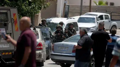 Batı Şeria'da tansiyon zirvede: Yüzden fazla silahlı gruptan Sincil Beldesine baskın!