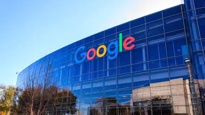 Yapay zeka yarışı kasayı boşalttı: Google ve Tesla’da nakit alarmı!