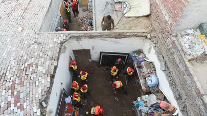 Lahor'da eğitim yuvası mezara döndü: 14 çocuk ve 1 öğretmen enkaz altında can verdi