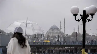 İstanbul'da hava durumu tersine dönüyor: Saat verildi, dolu geliyor!