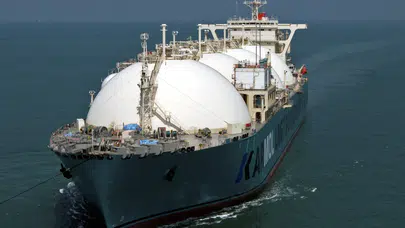 Karpowership iştiraki Kinetics ilk yüksek kapasiteli FSRU gemisinin inşasına başladı